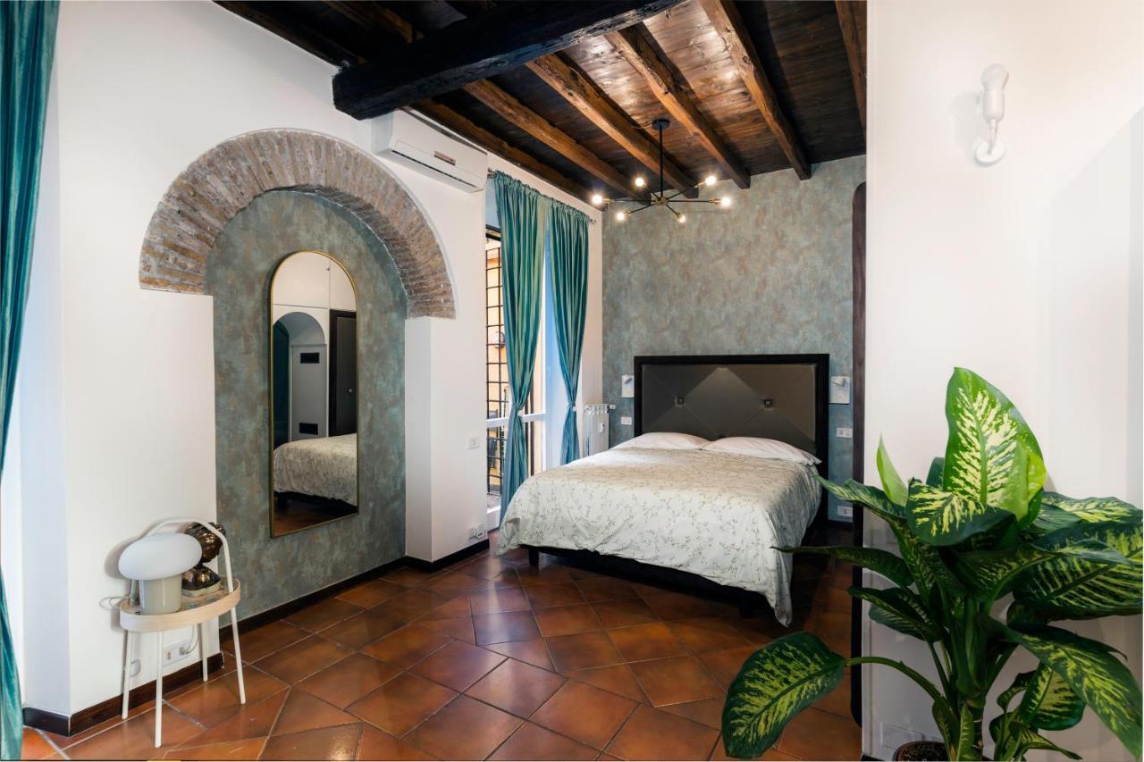 Quiet Trevi Fountain Apartment With Patio And Backyard Róma Kültér fotó