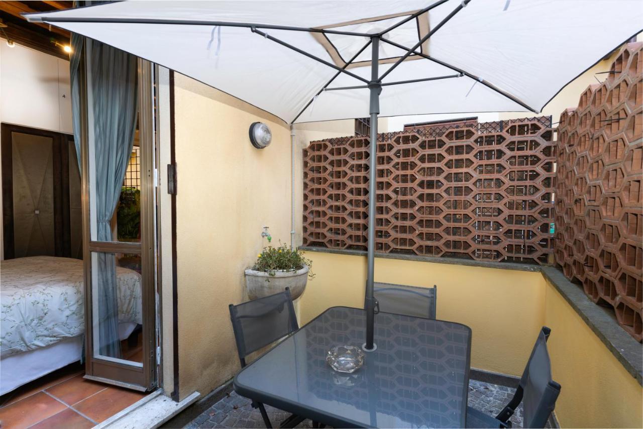 Quiet Trevi Fountain Apartment With Patio And Backyard Róma Kültér fotó