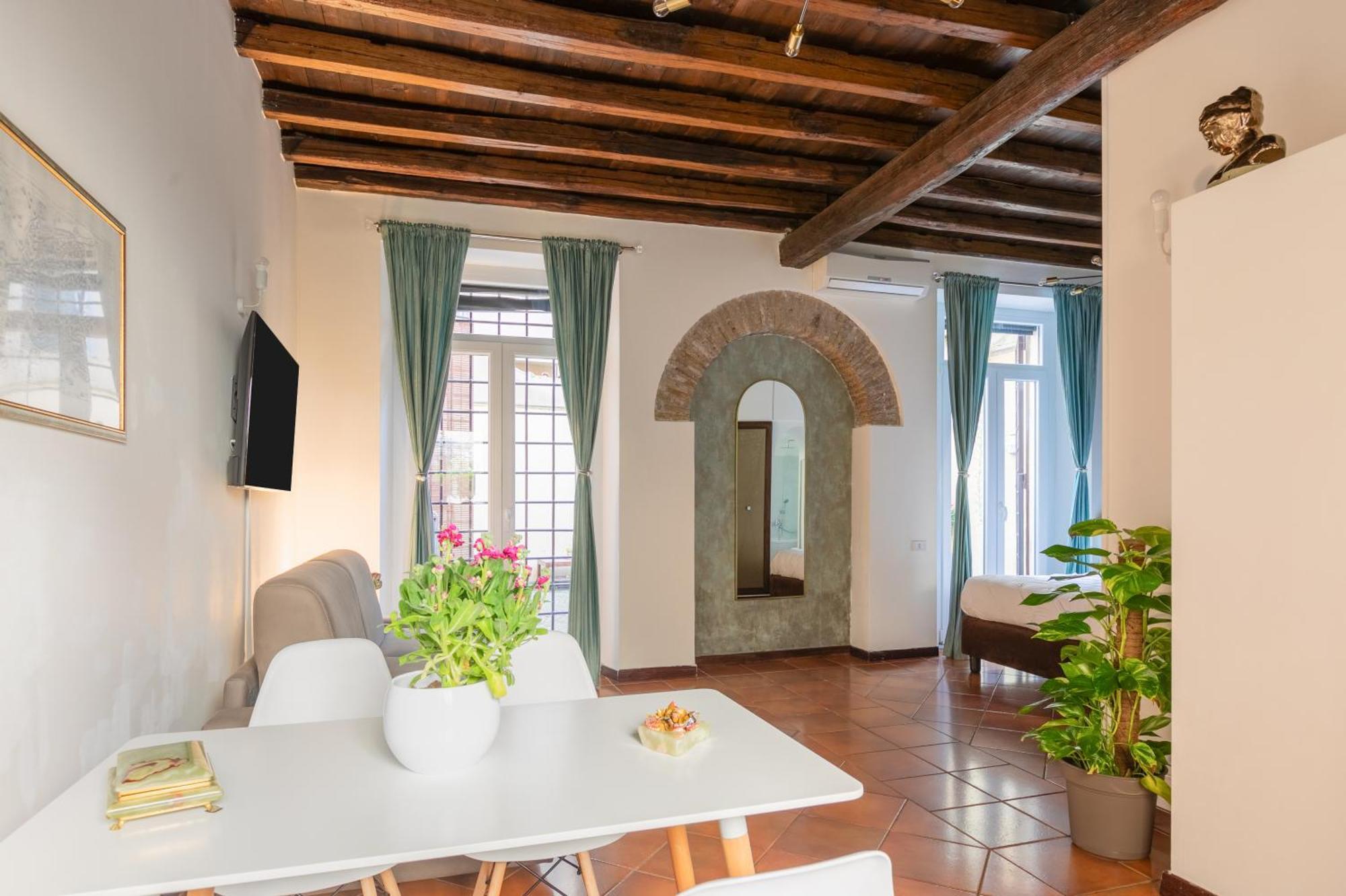 Quiet Trevi Fountain Apartment With Patio And Backyard Róma Kültér fotó